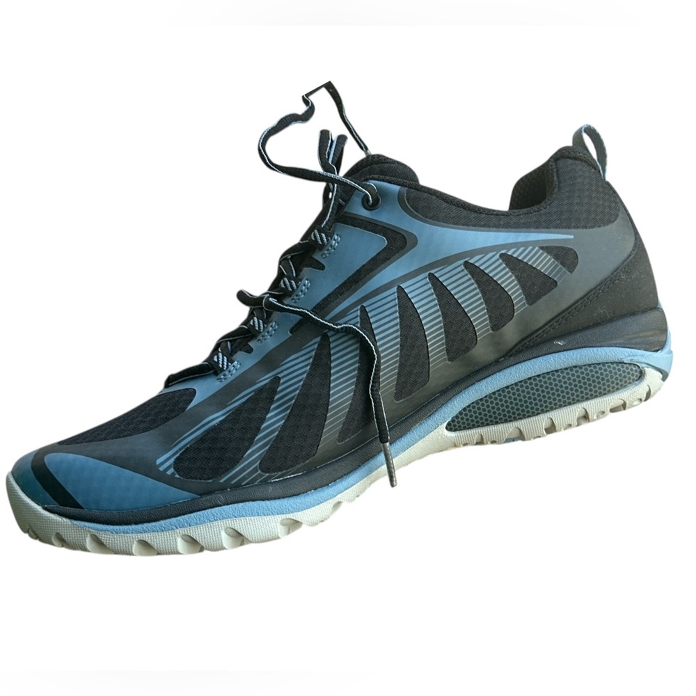 Merrell Women’s Blue and Black Athletic Shoes NWT